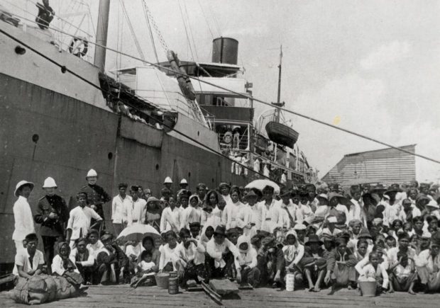 Rombongan imigran Jawa pertama di Suriname, 1890.